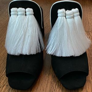 Gianni Bini Moneekas tassel block heel mules